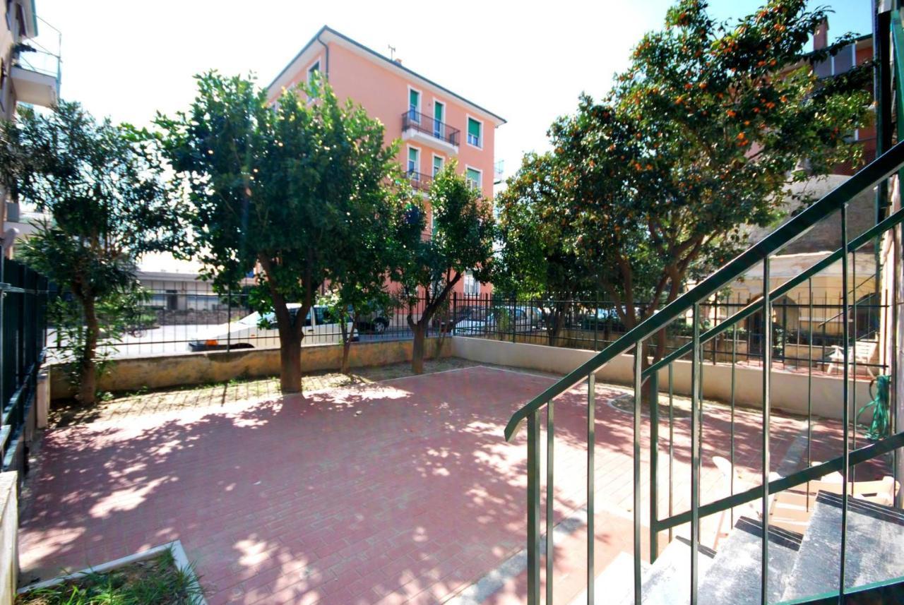פינאלה ליגורה Appartamenti Con Giardino E Posto Auto Per Famiglie מראה חיצוני תמונה