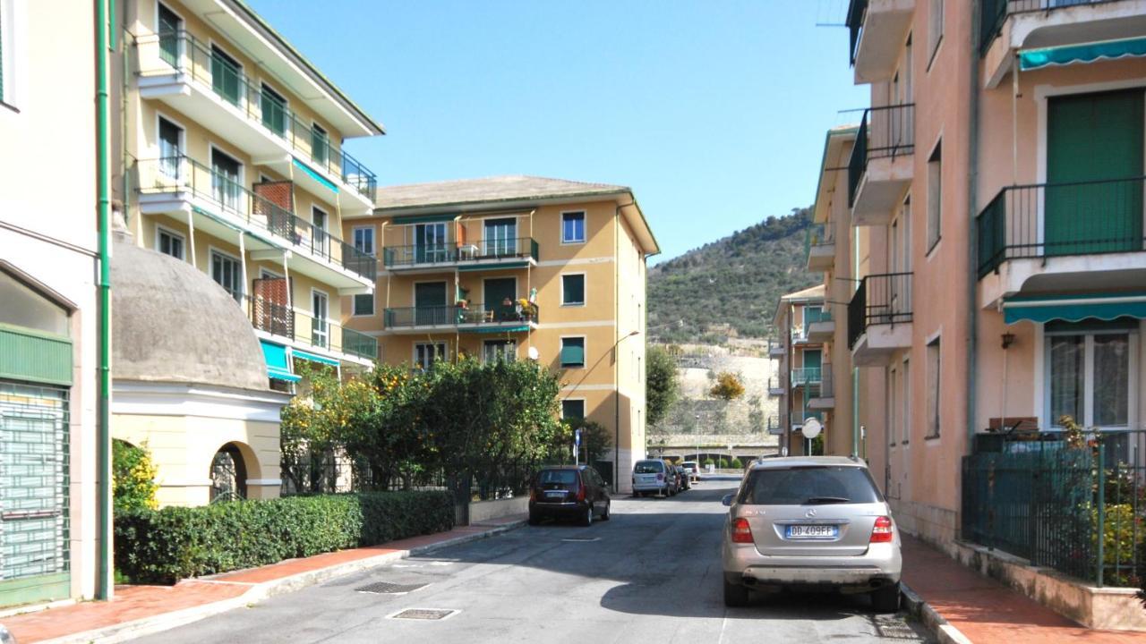 פינאלה ליגורה Appartamenti Con Giardino E Posto Auto Per Famiglie מראה חיצוני תמונה
