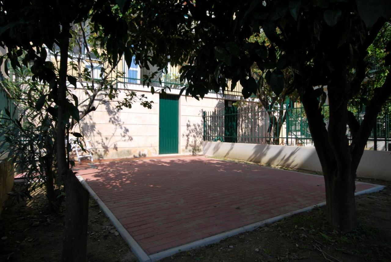 פינאלה ליגורה Appartamenti Con Giardino E Posto Auto Per Famiglie מראה חיצוני תמונה
